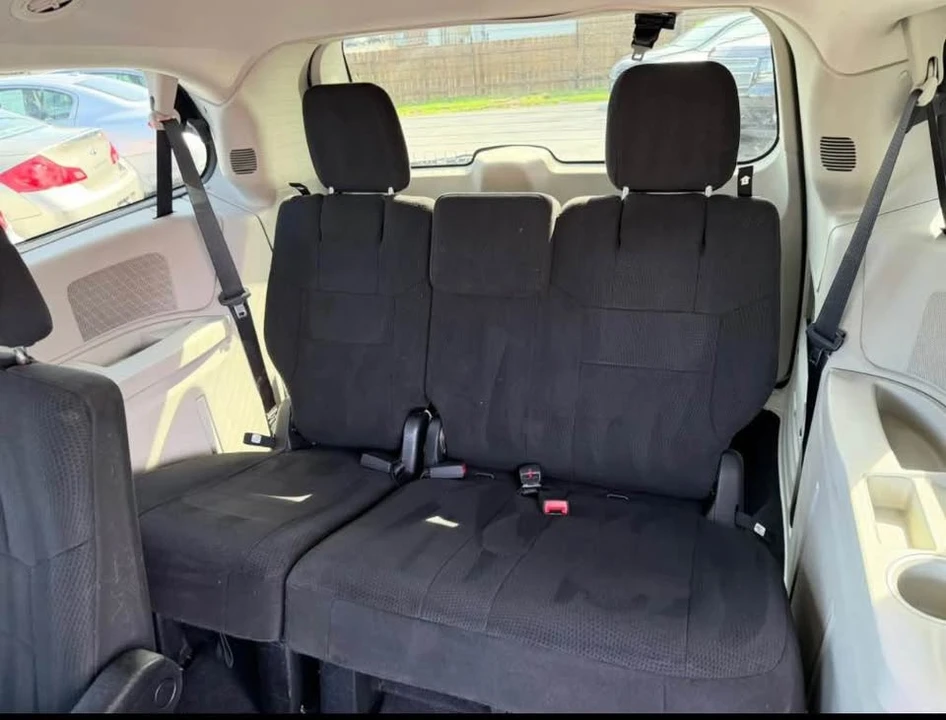 2012 Dodge Caravan - Image 11 of 18
