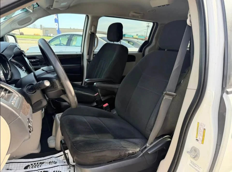 2012 Dodge Caravan - Image 9 of 18