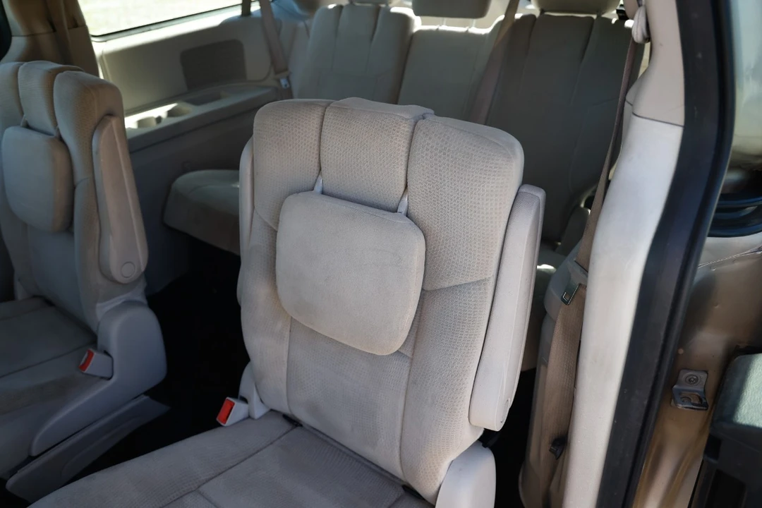 2012 Dodge Caravan - Image 8 of 12