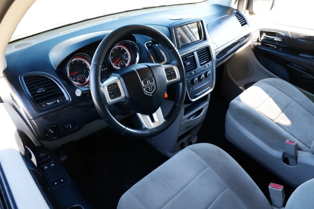 2012 Dodge Caravan - Image 4 of 12