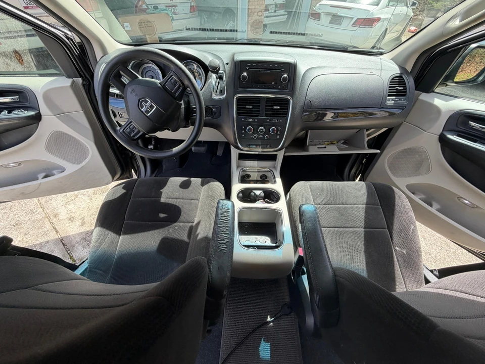 2012 Dodge Caravan - Image 10 of 21