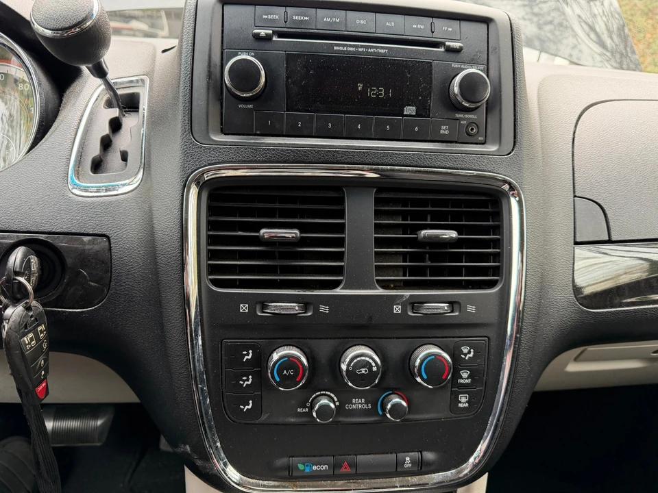 2012 Dodge Caravan - Image 12 of 21