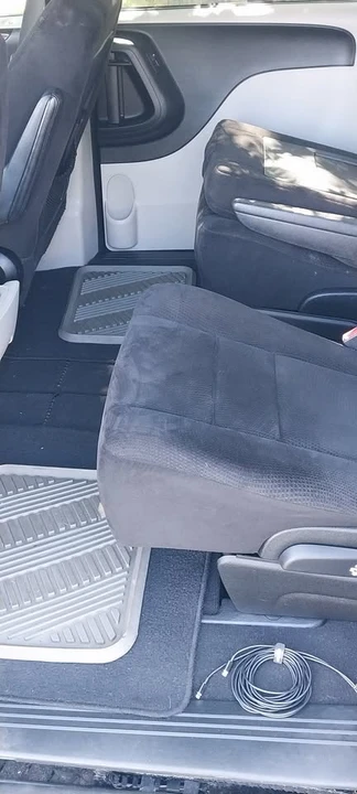 2012 Dodge Caravan - Image 7 of 13