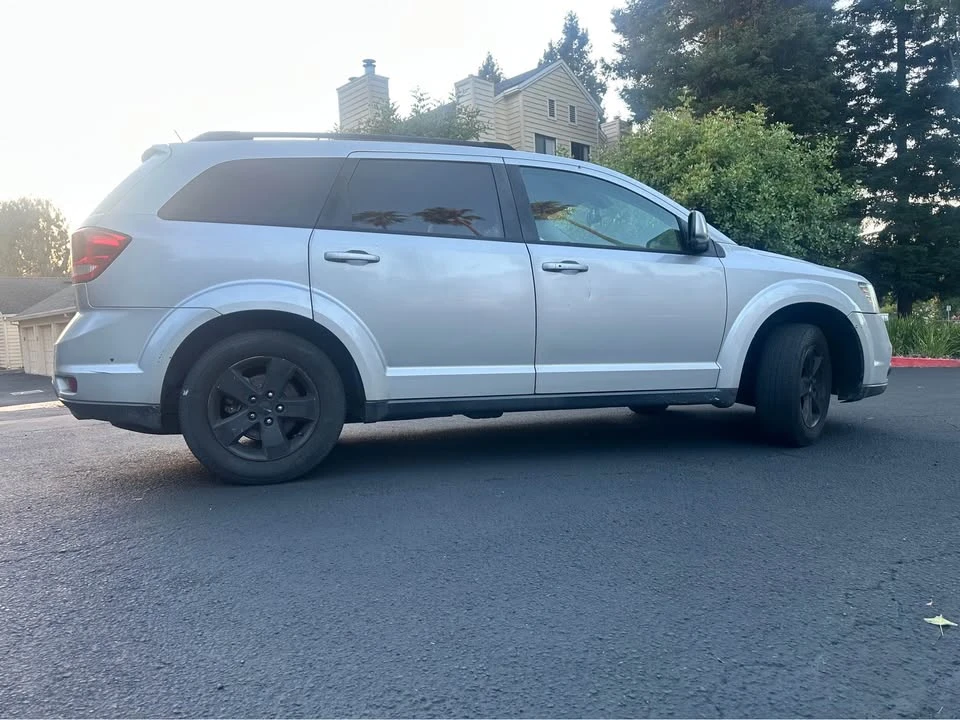 2012 Dodge Journey - Image 2 of 4