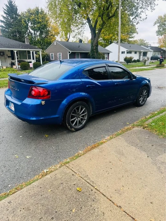2012 Dodge Avenger Sedan - Image 8 of 16
