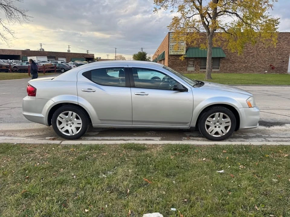 2012 Dodge Avenger Sedan - Image 5 of 9