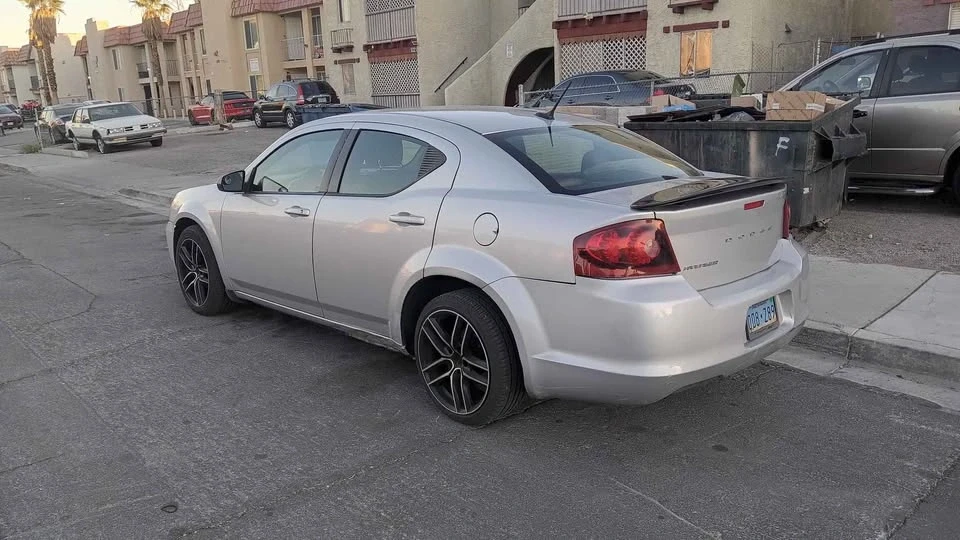 2012 Dodge Avenger Sedan - Image 8 of 10