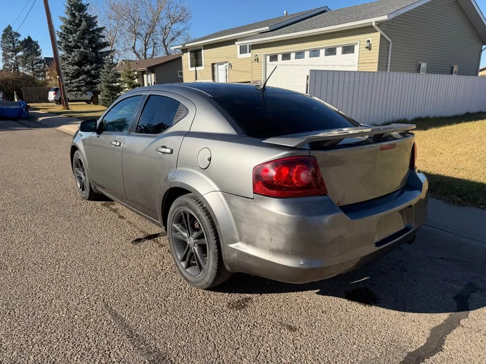 2012 Dodge Avenger Sedan - Image 4 of 9