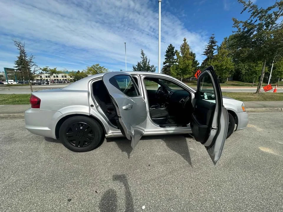 2012 Dodge Avenger Sedan - Image 3 of 9