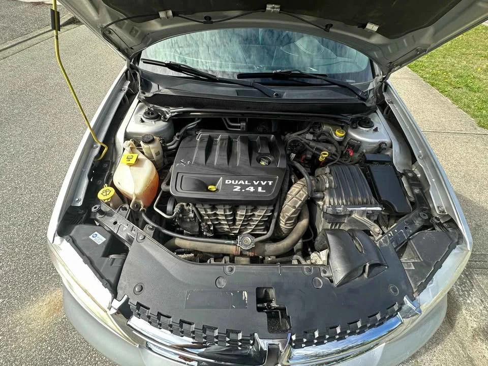 2012 Dodge Avenger Sedan - Image 4 of 9