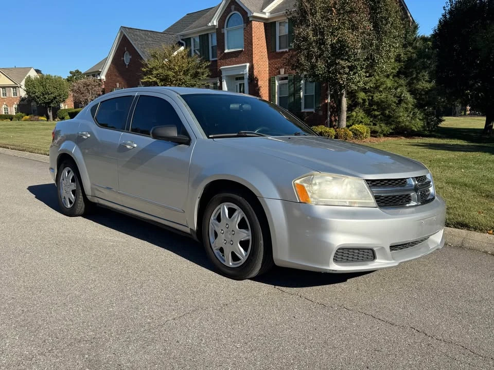 2012 Dodge Avenger Sedan - Image 6 of 10