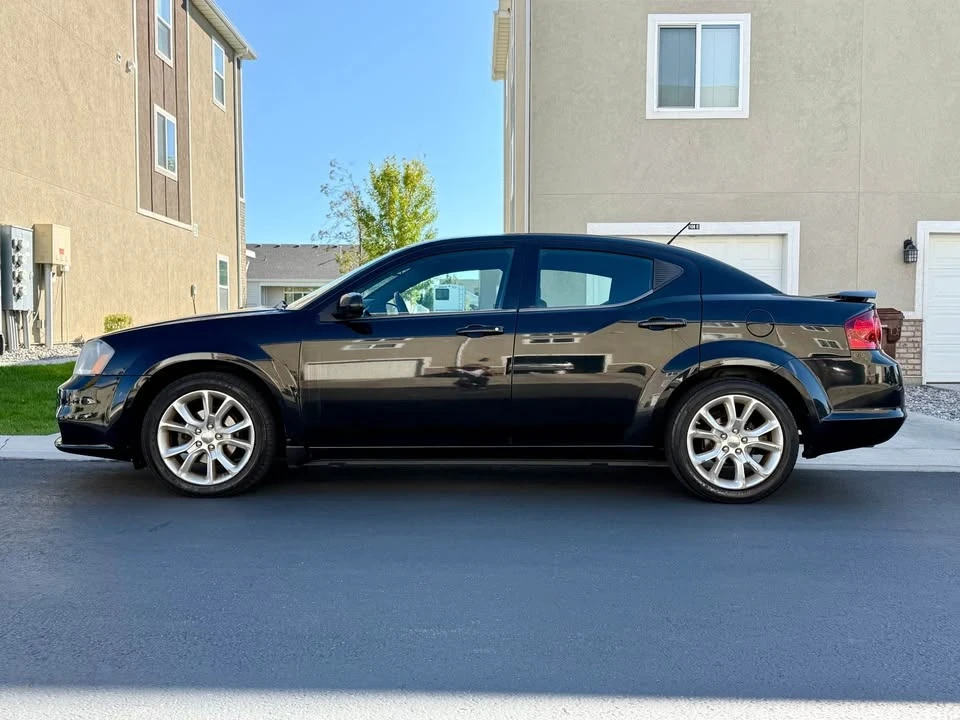 2012 Dodge Avenger Sedan - Image 4 of 12