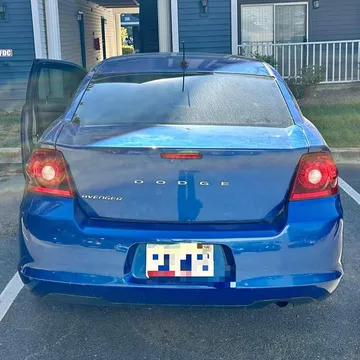 2012 Dodge Avenger R/T Sedan 4D