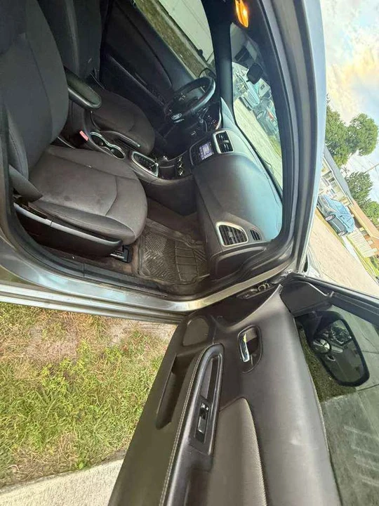 2012 Dodge Avenger Sedan - Image 10 of 11