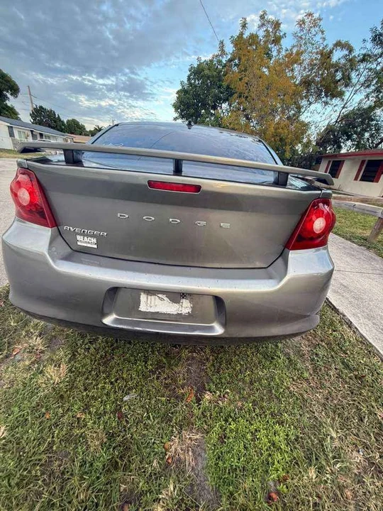 2012 Dodge Avenger Sedan - Image 8 of 11