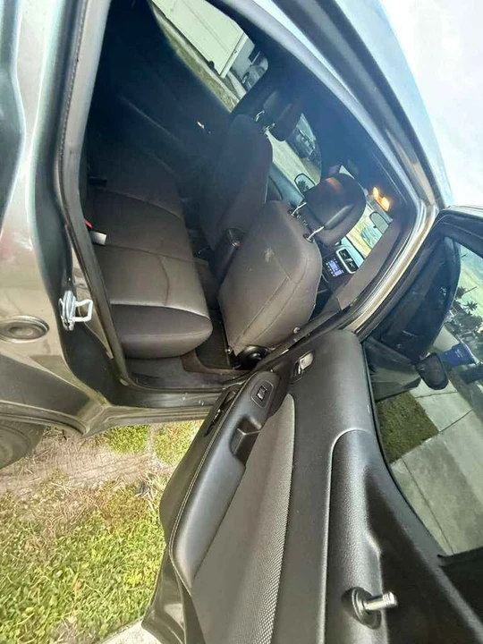 2012 Dodge Avenger Sedan - Image 3 of 11