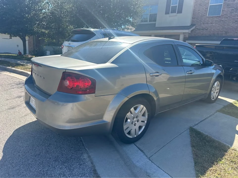 2012 Dodge Avenger Sedan - Image 4 of 12