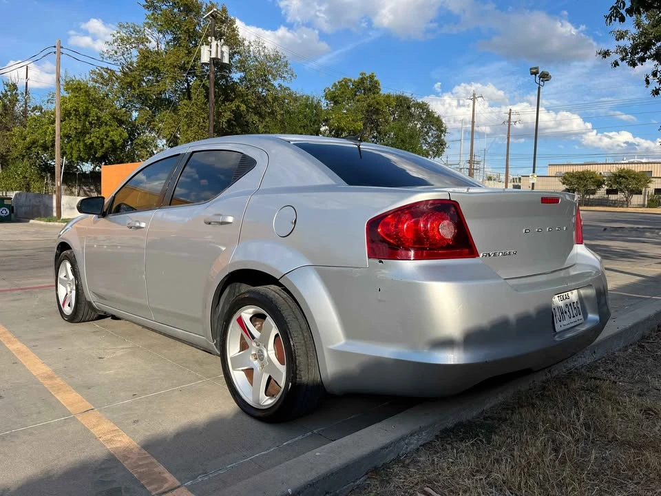 2012 Dodge Avenger Sedan - Image 5 of 13