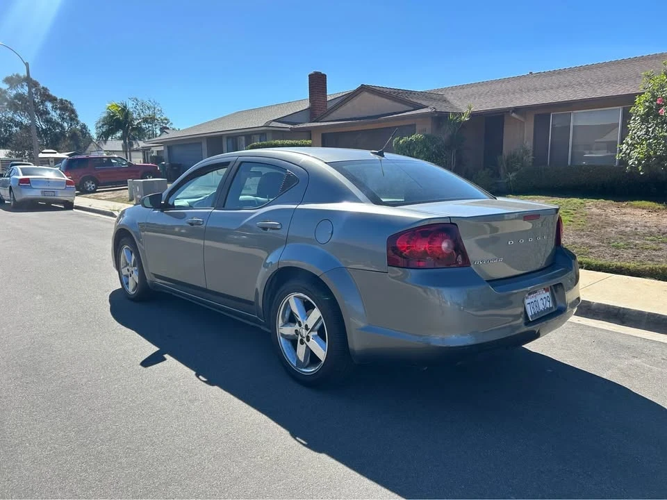 2012 Dodge Avenger Sedan - Image 7 of 8