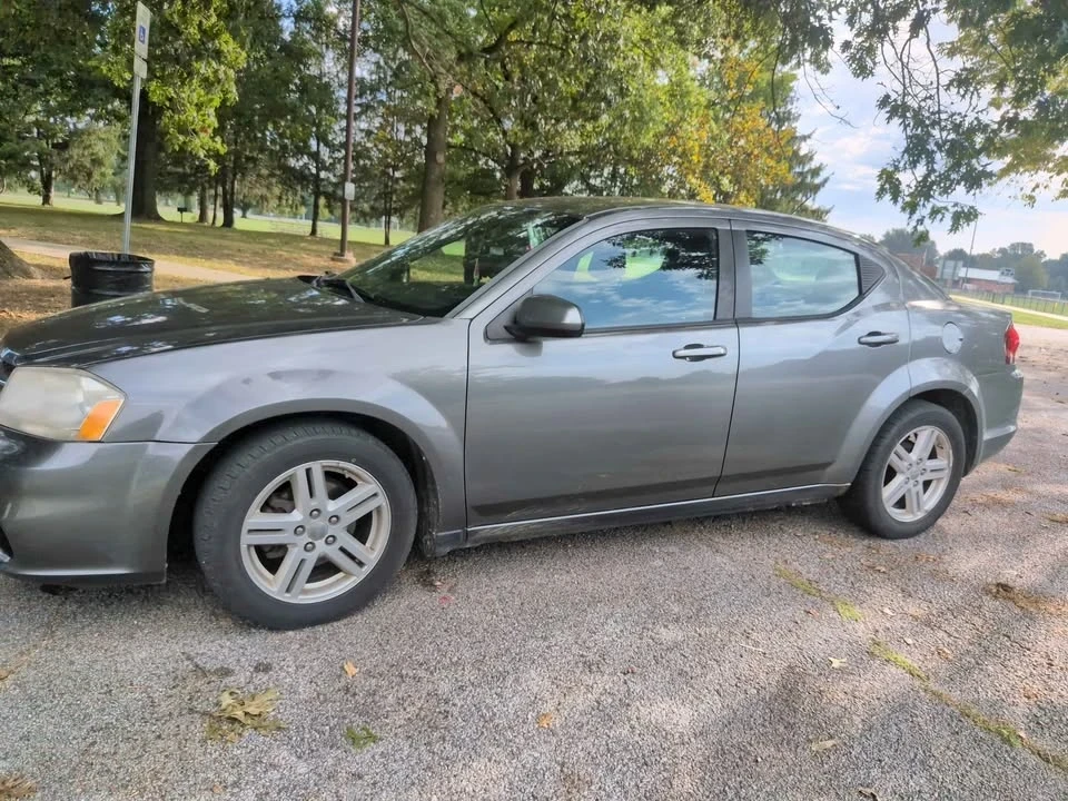 2012 Dodge Avenger Sedan - Image 3 of 3