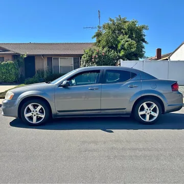 2012 Dodge Avenger SE Sedan