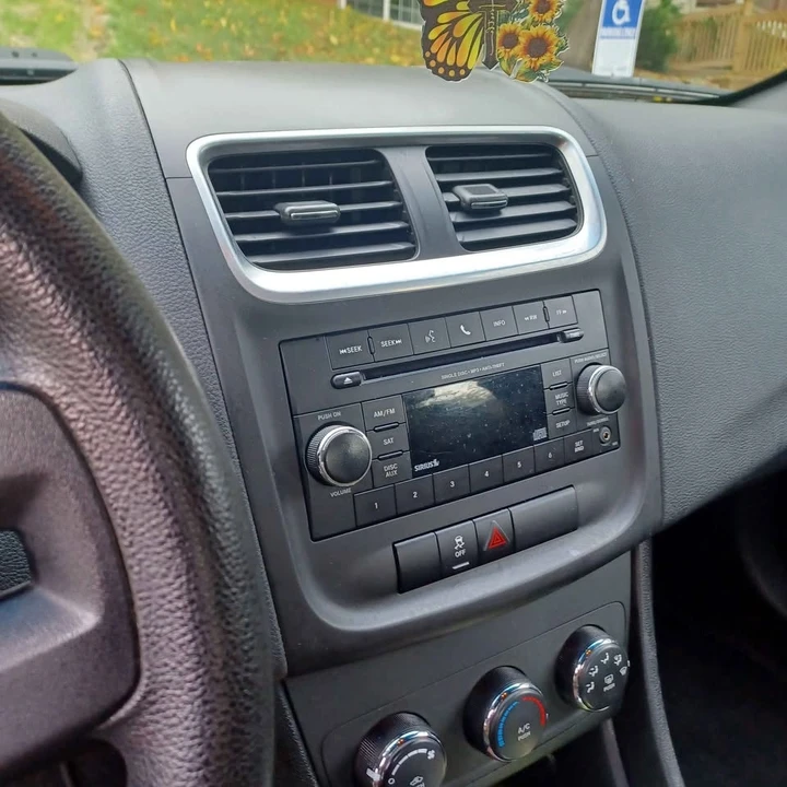 2012 Dodge Avenger Sedan - Image 7 of 10