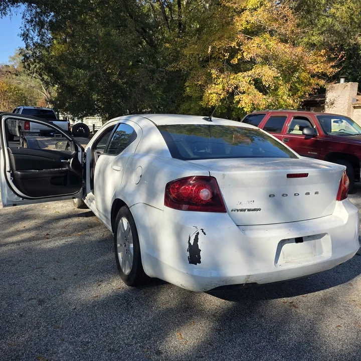 2012 Dodge Avenger Sedan - Image 4 of 6