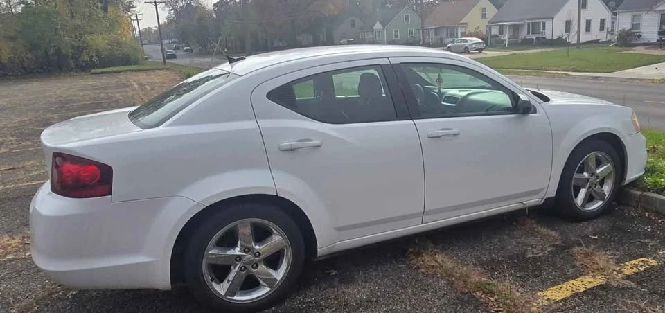 2012 Dodge Avenger Sedan - Image 2 of 6