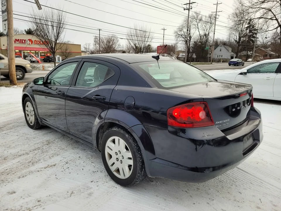 2012 Dodge Avenger Sedan - Image 5 of 12