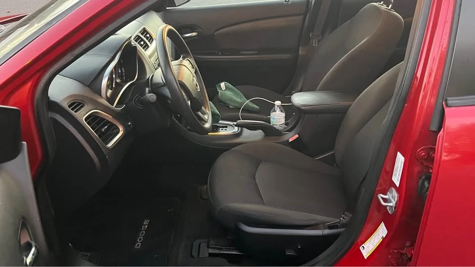 2012 Dodge Avenger Sedan - Image 5 of 10