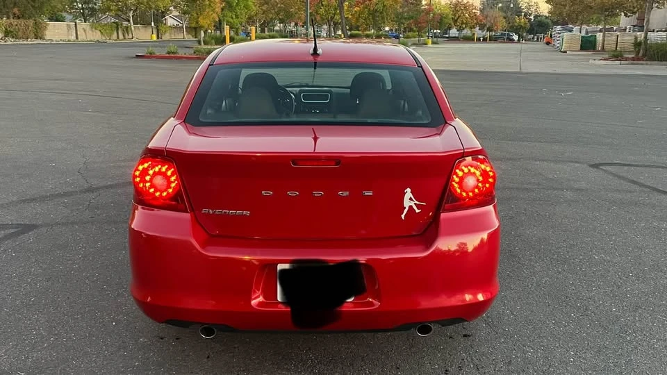 2012 Dodge Avenger Sedan - Image 4 of 10