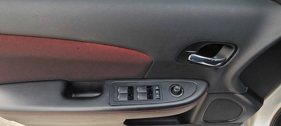 2012 Dodge Avenger Sedan - Image 6 of 9