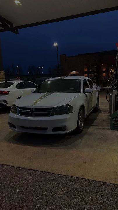2012 Dodge Avenger Sedan - Image 5 of 8
