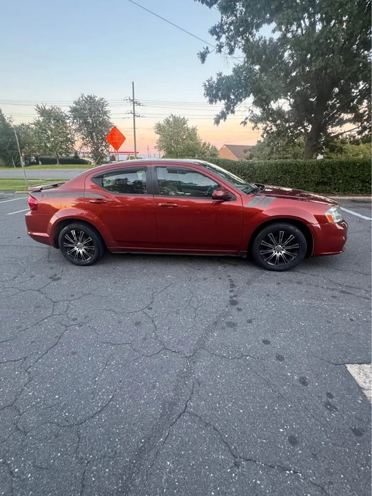 2012 Dodge Avenger Sedan - Image 2 of 10