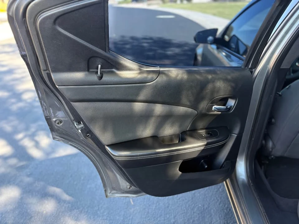 2012 Dodge Avenger Sedan - Image 7 of 10