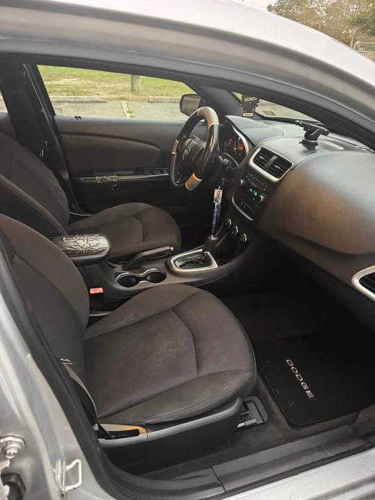 2012 Dodge Avenger Sedan - Image 5 of 7
