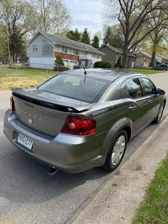 2012 Dodge Avenger Sedan - Image 9 of 10