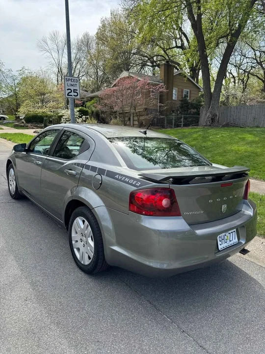 2012 Dodge Avenger Sedan - Image 7 of 10