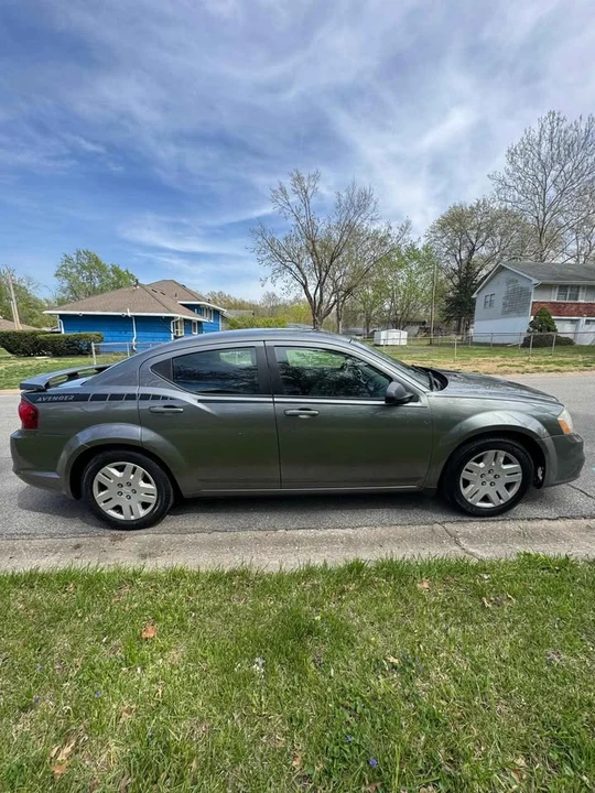 2012 Dodge Avenger Sedan - Image 3 of 10