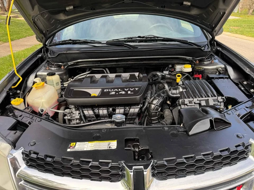 2012 Dodge Avenger Sedan - Image 6 of 10