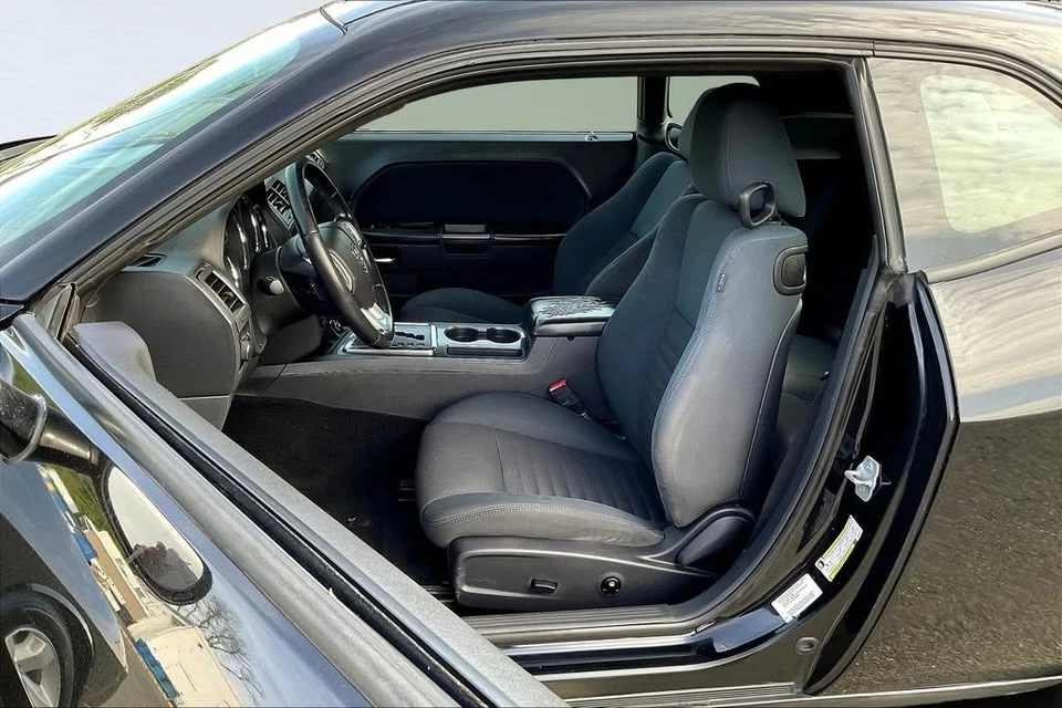 2012 Dodge Challenger 3rd Gen - Image 10 of 20