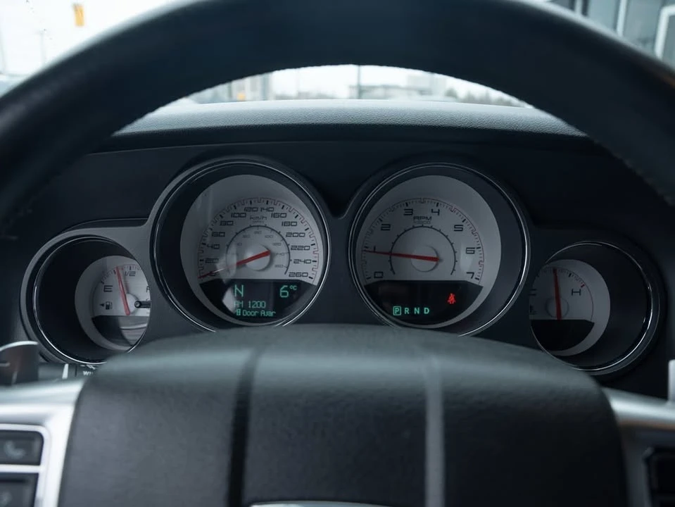 2012 Dodge Challenger 3rd Gen - Image 15 of 19