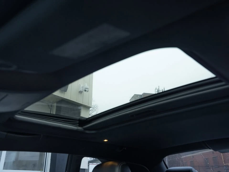 2012 Dodge Challenger 3rd Gen - Image 18 of 19