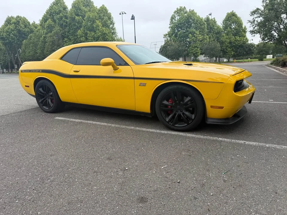 2012 Dodge Challenger SRT8 & 392 3rd Gen - Image 9 of 17