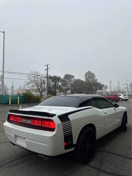2012 Dodge Challenger 3rd Gen - Image 6 of 18