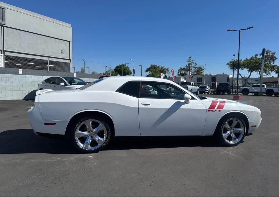 2012 Dodge Challenger 3rd Gen - Image 5 of 10