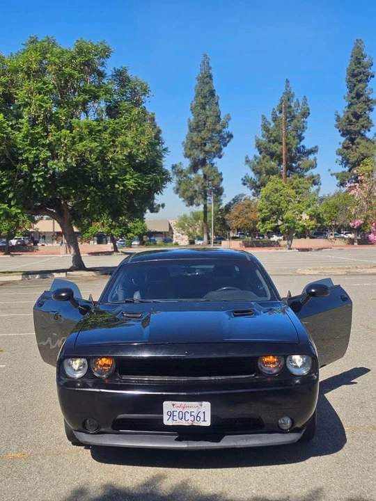 2012 Dodge Challenger 3rd Gen - Image 4 of 17