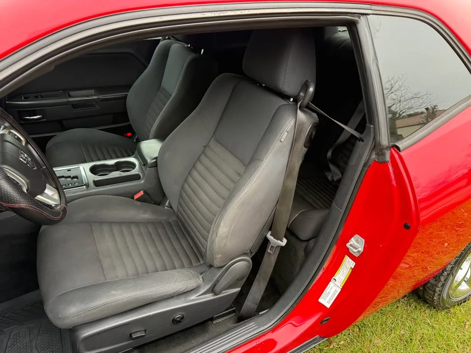 2012 Dodge Challenger 3rd Gen - Image 9 of 15