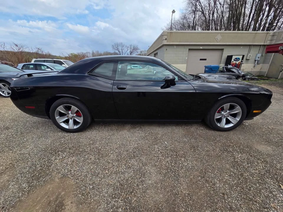 2012 Dodge Challenger 3rd Gen - Image 4 of 11