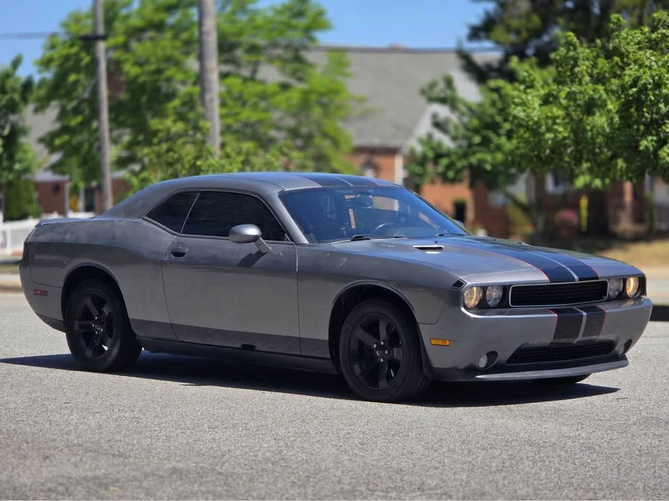 2012 Dodge Challenger 3rd Gen - Image 5 of 16